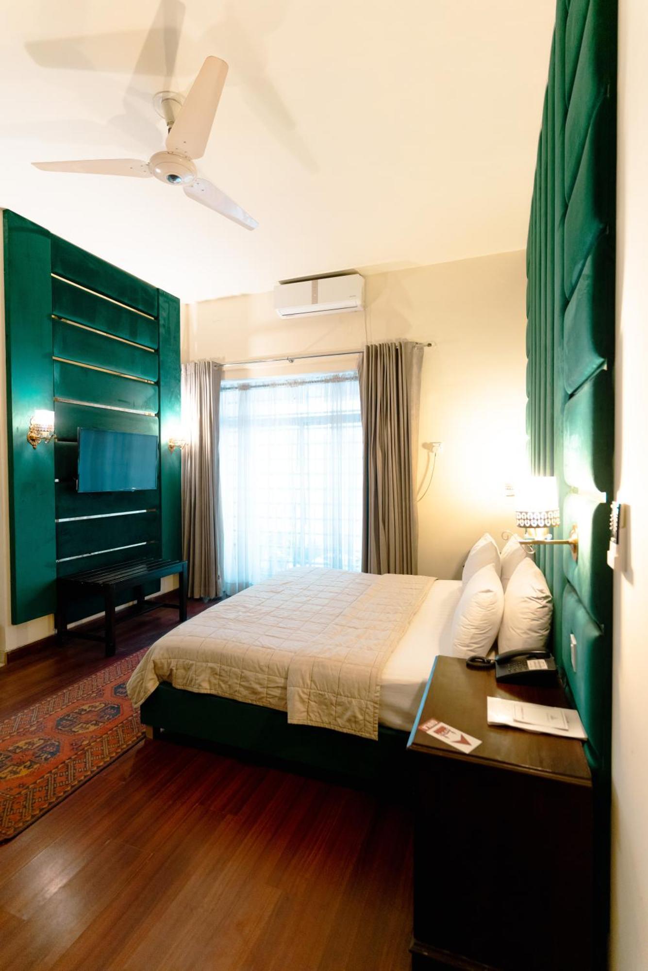 Hotel Vip House Peshawar Exterior foto