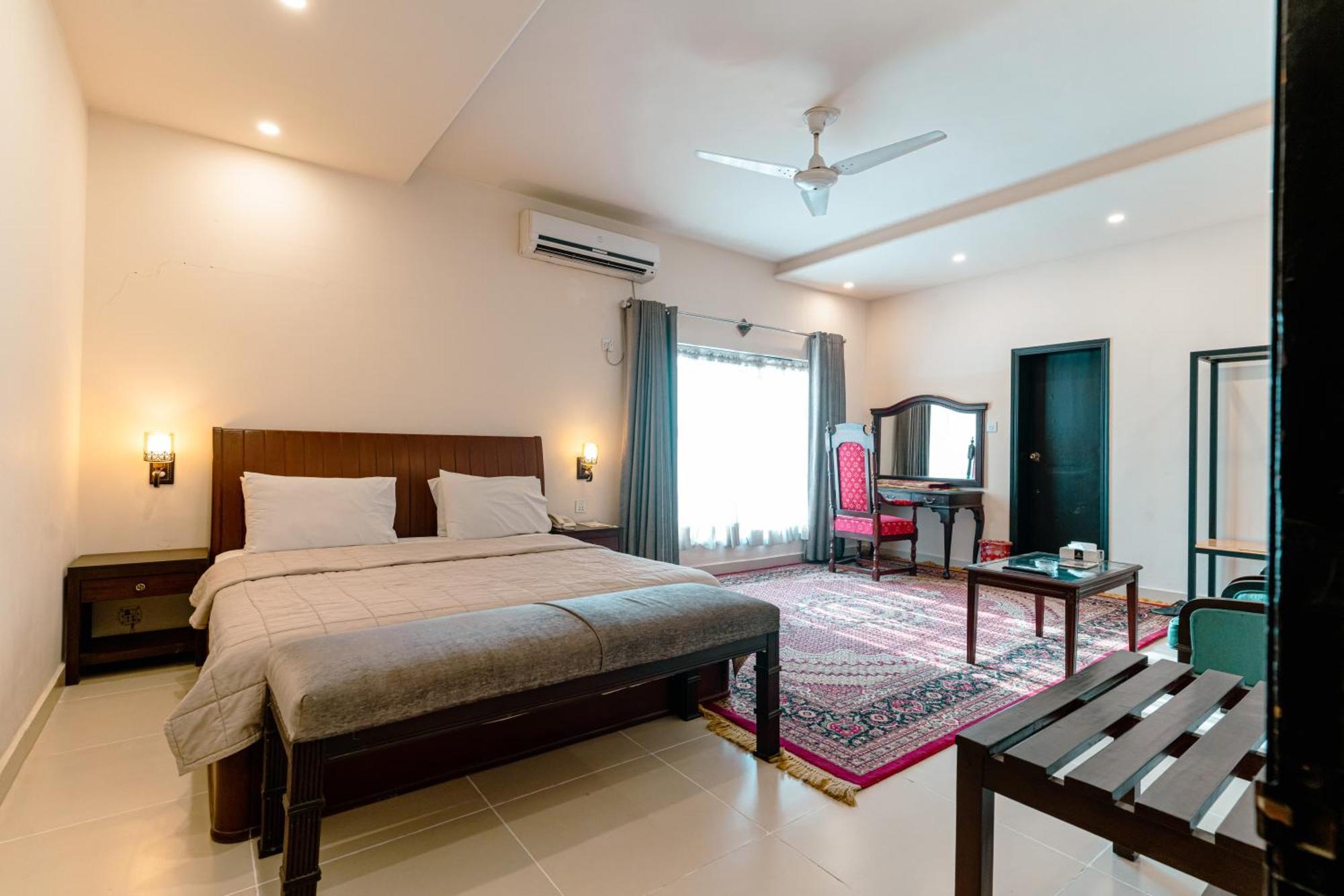 Hotel Vip House Peshawar Exterior foto