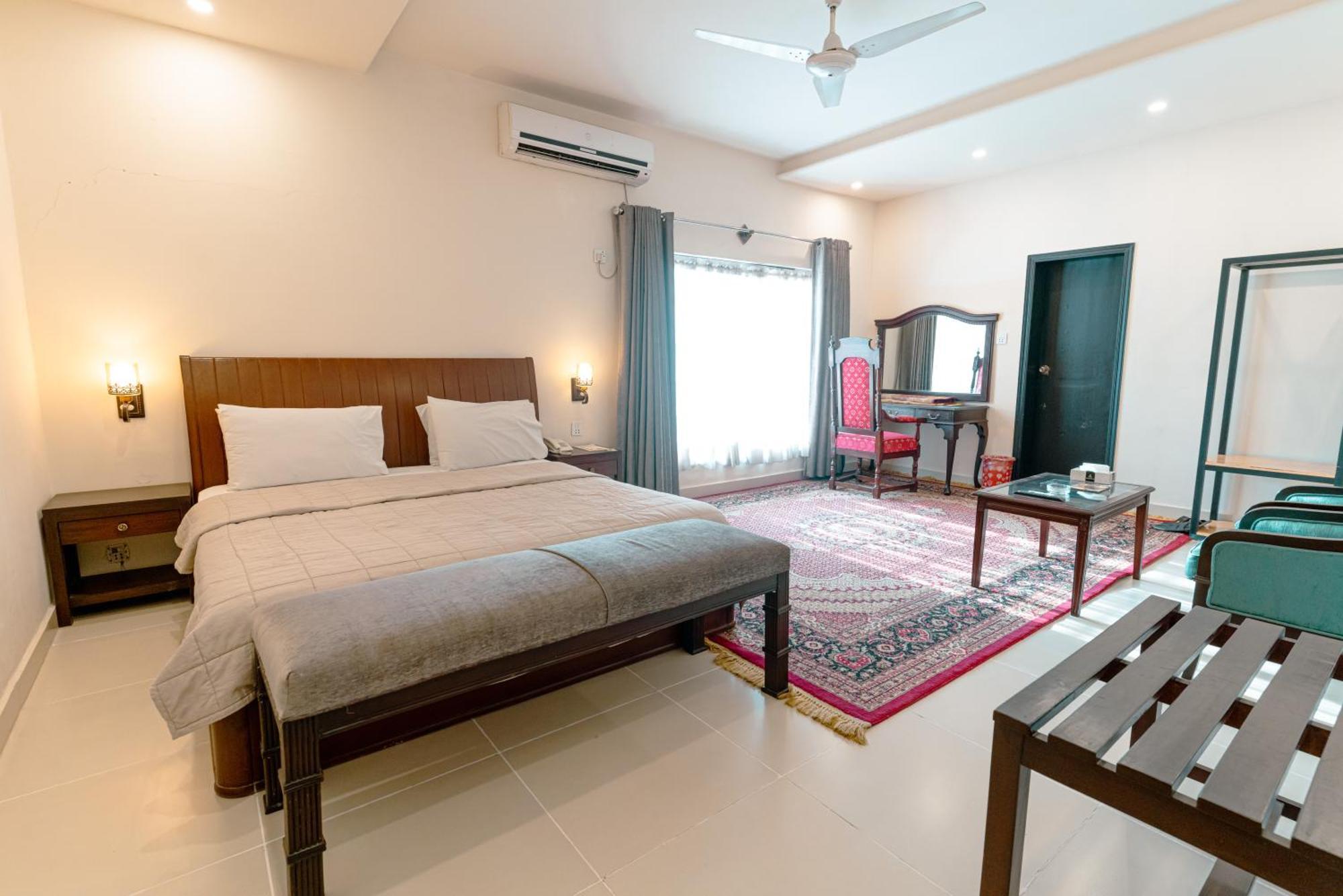 Hotel Vip House Peshawar Exterior foto