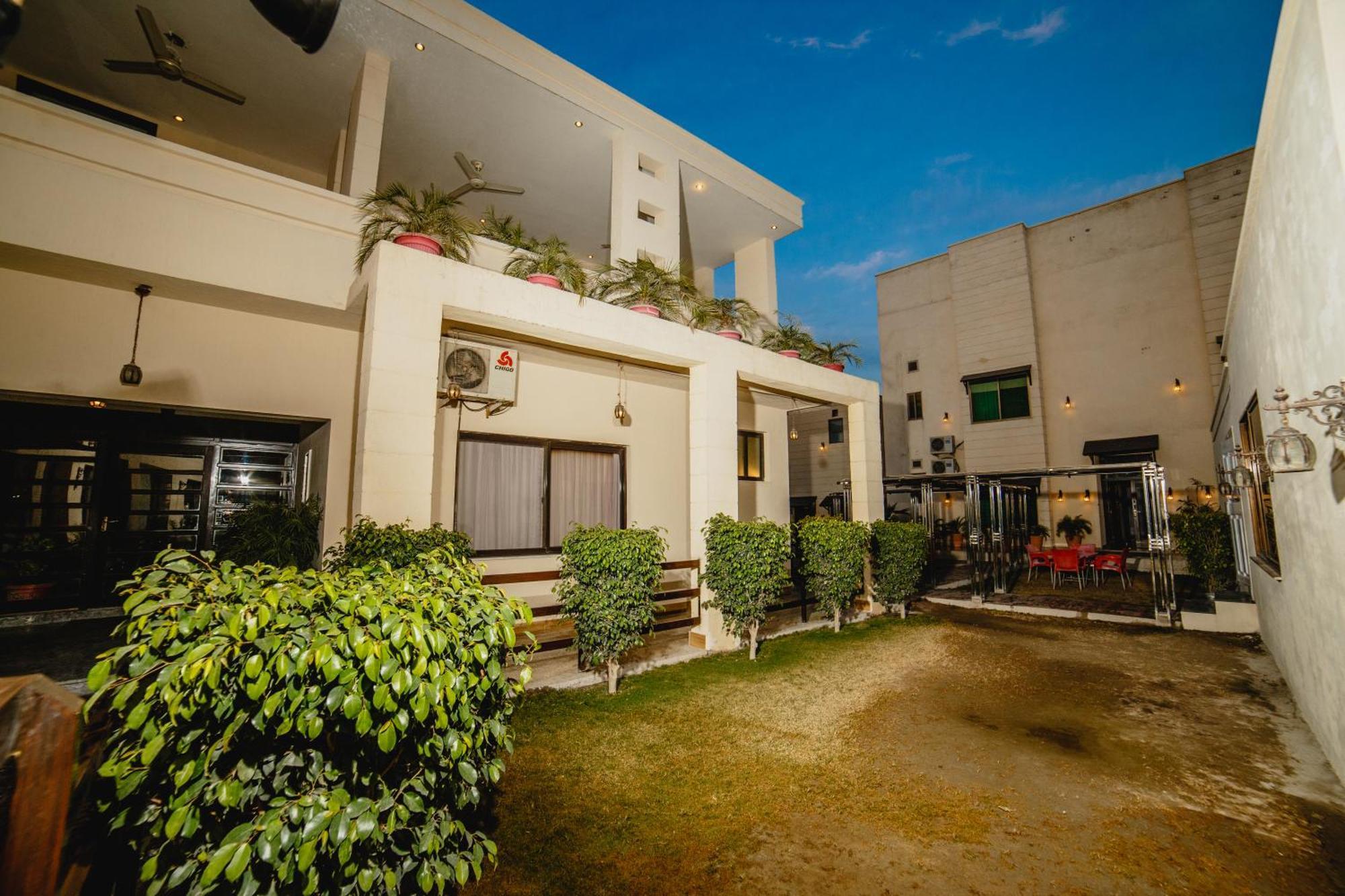 Hotel Vip House Peshawar Exterior foto